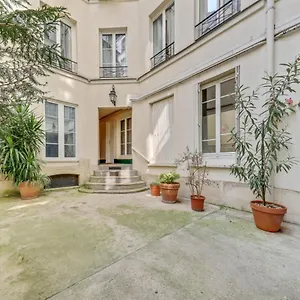 Charming & Cosy Flat In Heart Of Marais, 2min Walk To Art & Metier Museum Appartement